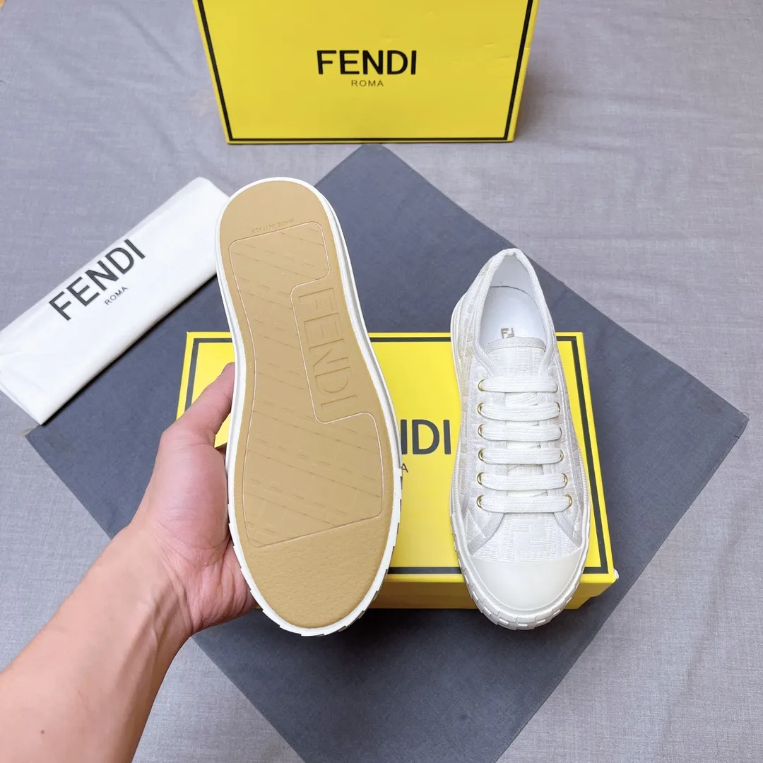 P380 men's shoes 💰Fendǐ Domino sneakers with jacquard FF pattern, embossed FF pattern on the toe, canvas upper, TPU customized outsole Size: 38-45 (customized for 45) No. 018